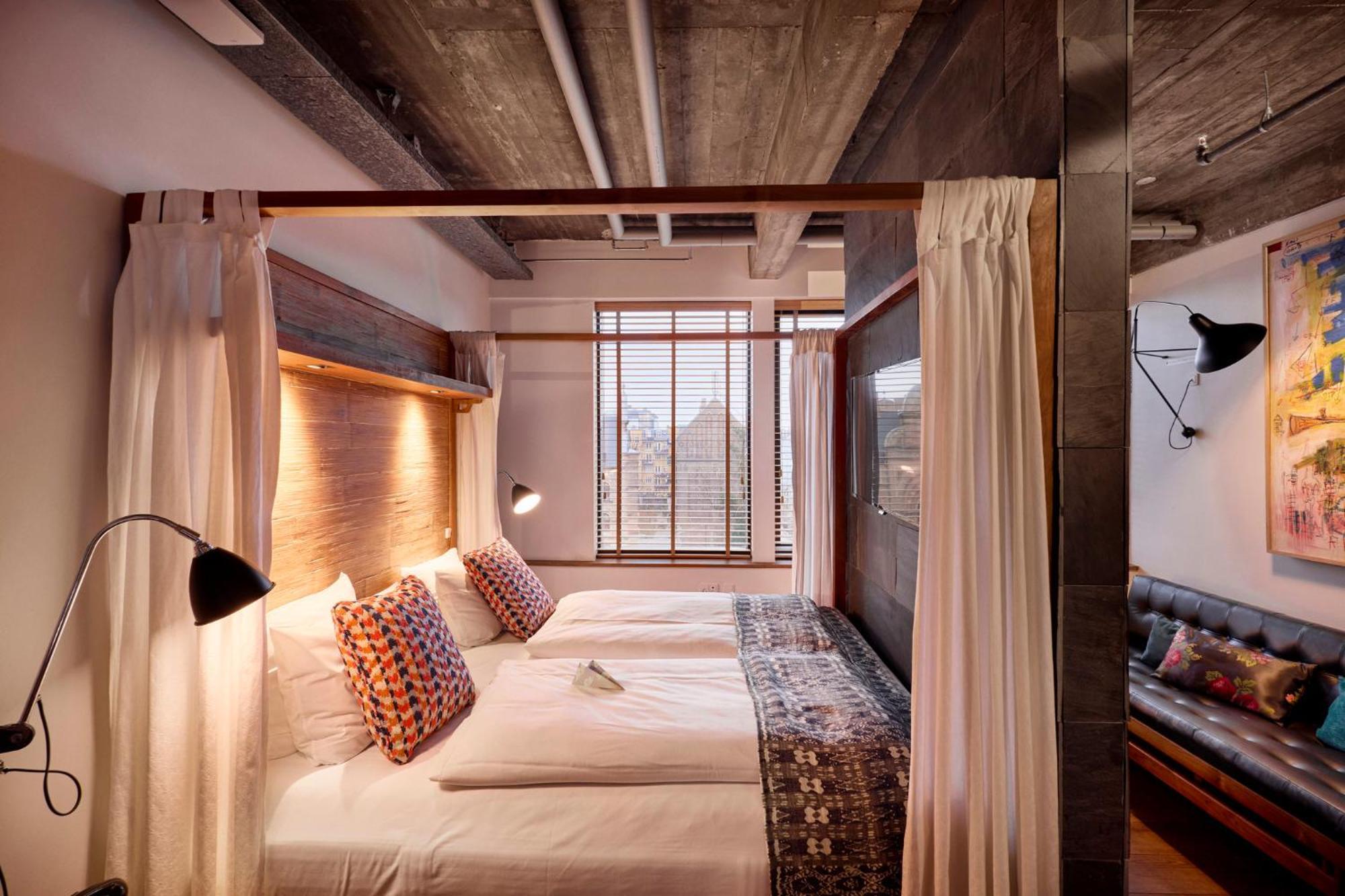 Manon Les Suites Guldsmeden Copenhaga Exterior foto A room at the Standard East Village