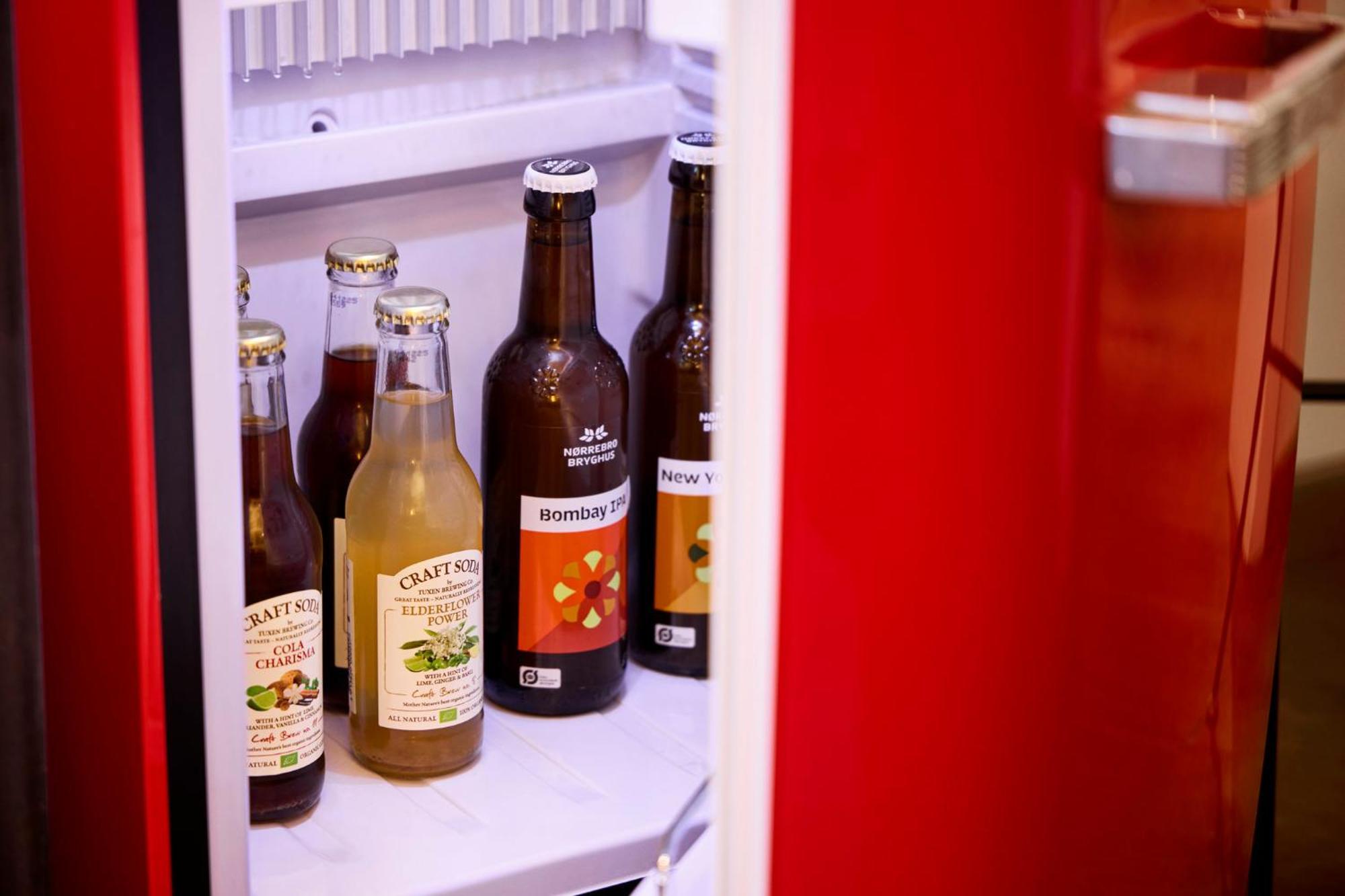 Manon Les Suites Guldsmeden Copenhaga Exterior foto Beer in a refrigerator
