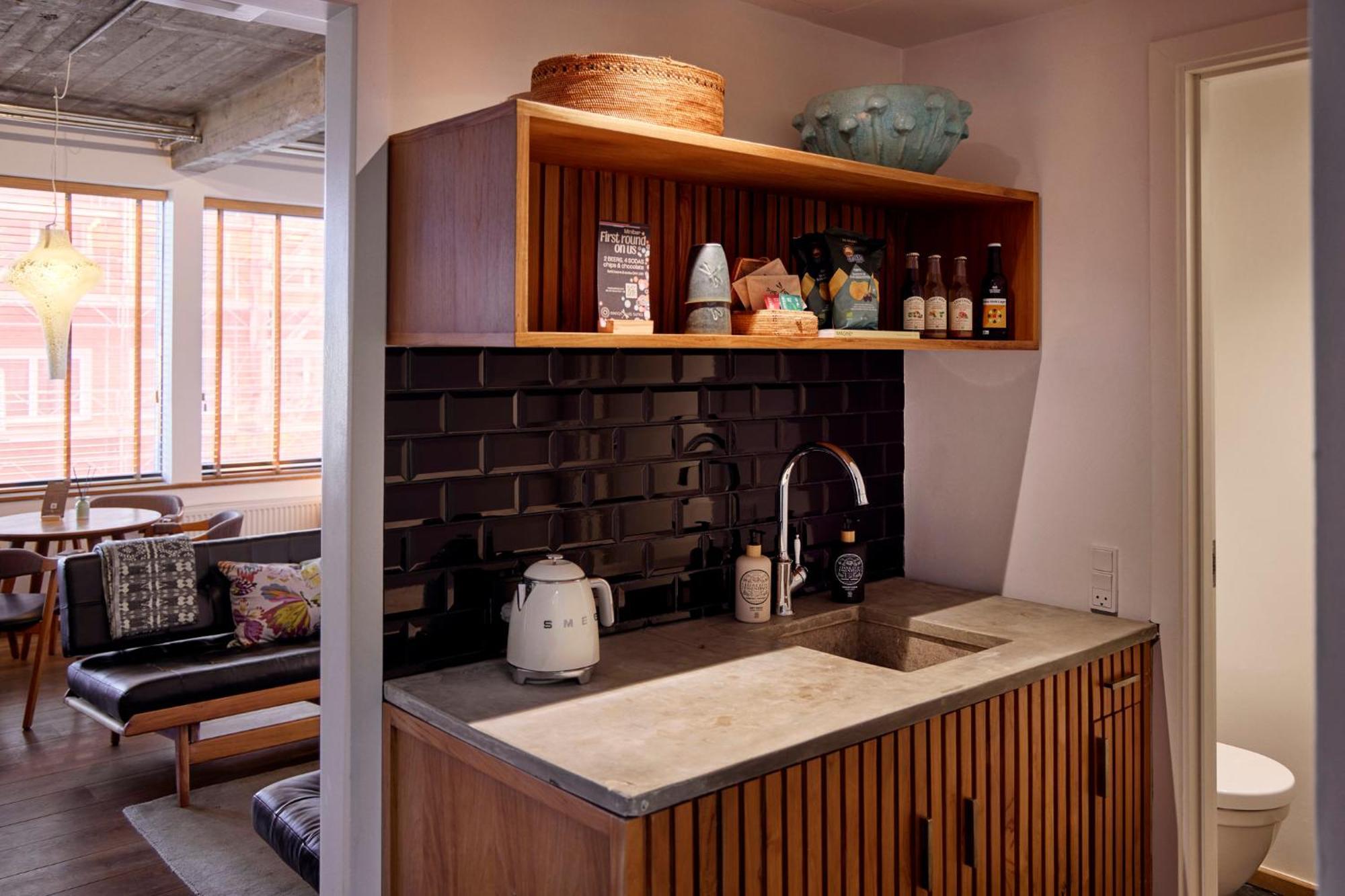 Manon Les Suites Guldsmeden Copenhaga Exterior foto A wet kitchen in a private home