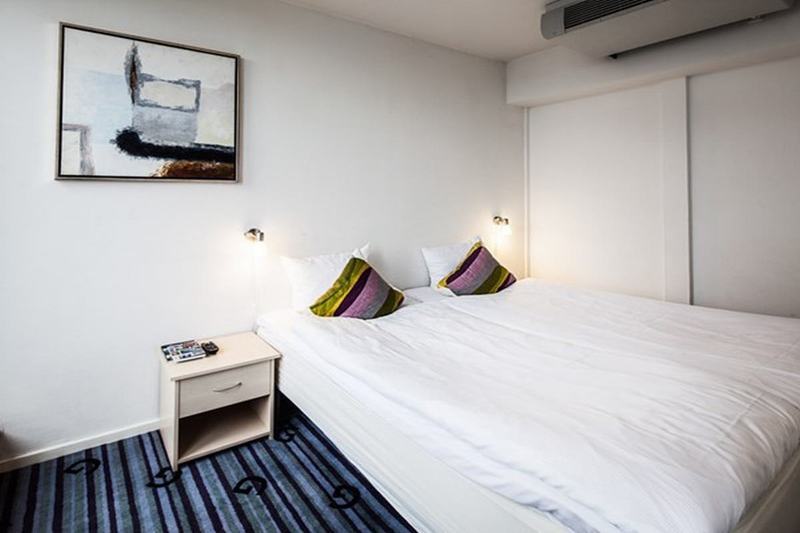 Manon Les Suites Guldsmeden Copenhaga Exterior foto A bedroom at the hotel