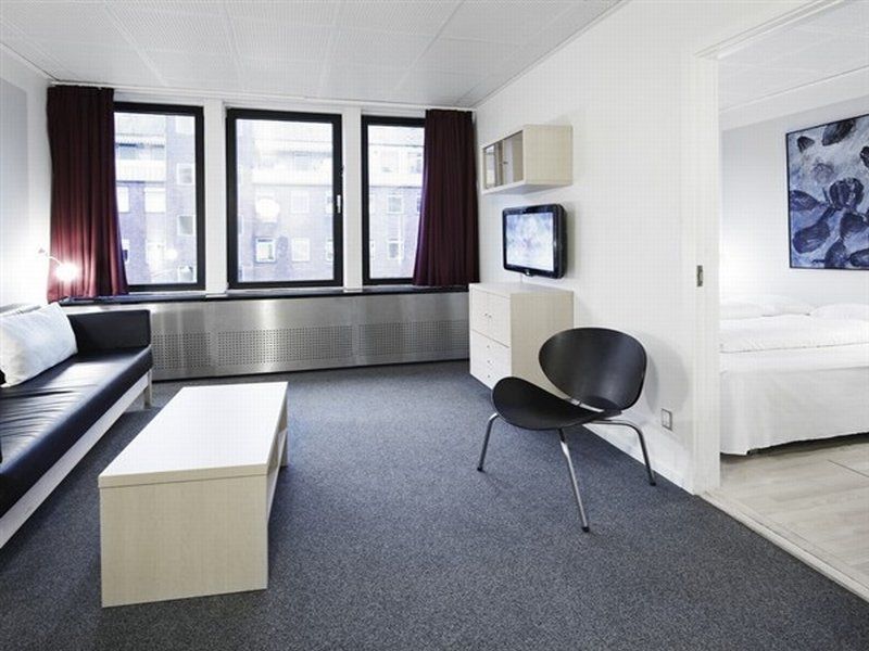 Manon Les Suites Guldsmeden Copenhaga Exterior foto A typical room at the hotel